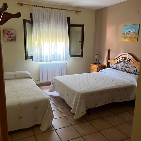 ויאלבה דה לה סיירה Apartamentos Los Parrales מראה חיצוני תמונה