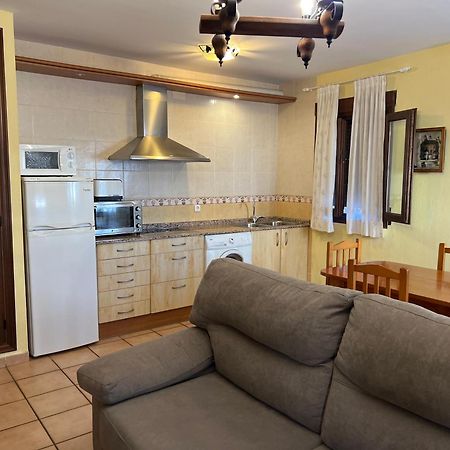ויאלבה דה לה סיירה Apartamentos Los Parrales מראה חיצוני תמונה